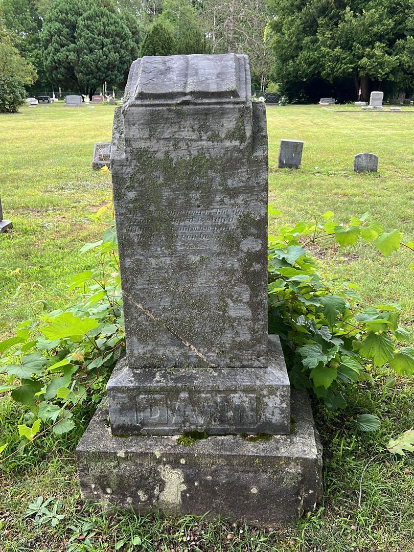 Carmen L. Trench's grave. Photo 1