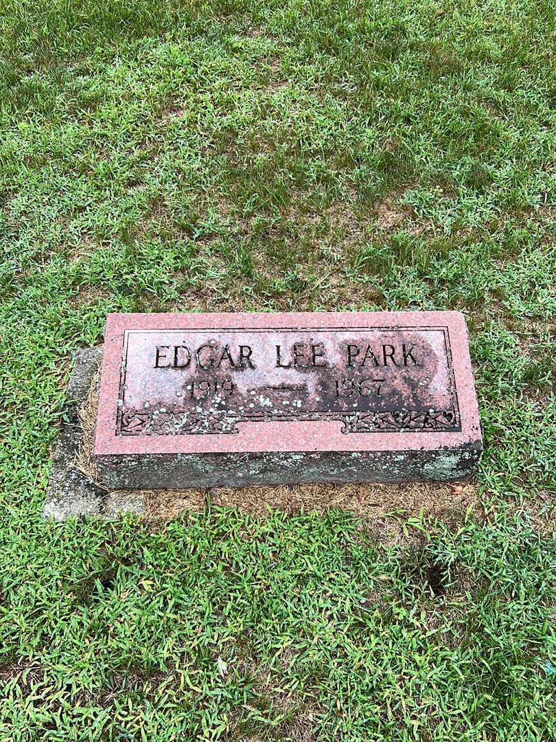 Edgar Lee Park's grave. Photo 1