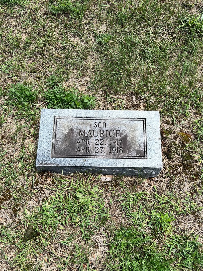 Maurice Gilland's grave. Photo 1