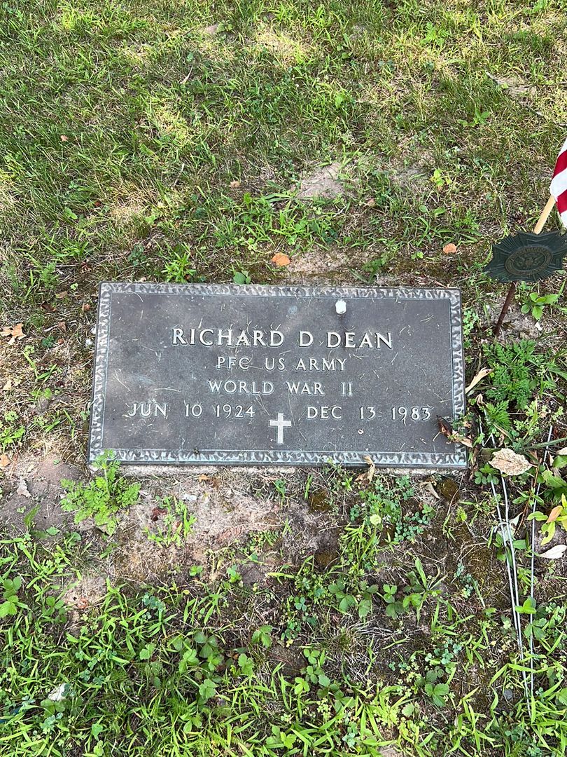 Richard D. Dean's grave. Photo 1
