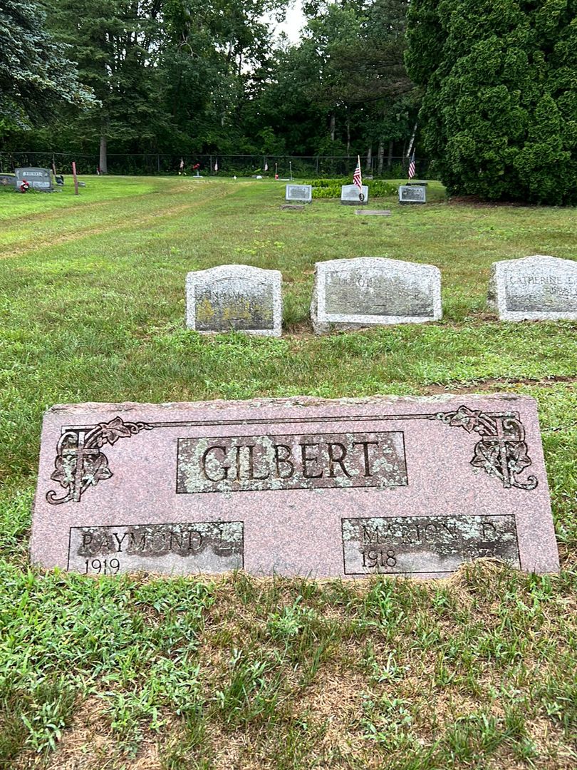 Marion D. Gilbert's grave. Photo 1