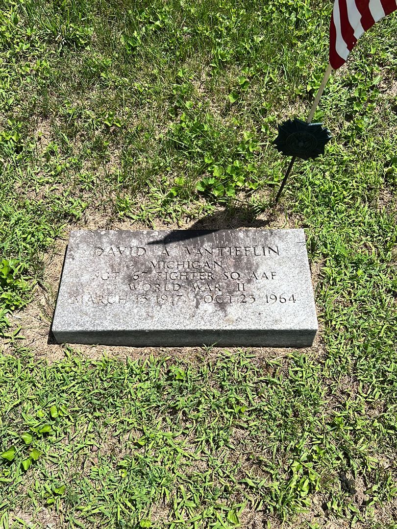David A. Van Tifflin's grave. Photo 1