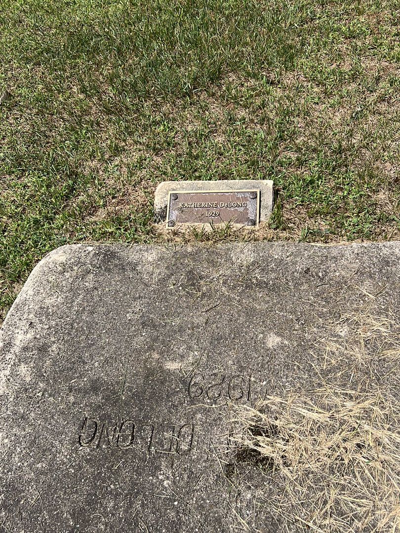 Katherine DeLong's grave. Photo 1