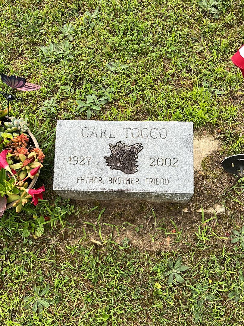 Carl Tocco's grave. Photo 1