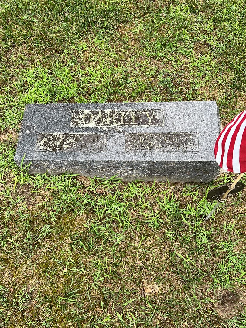 Stanton Oakley's grave. Photo 1