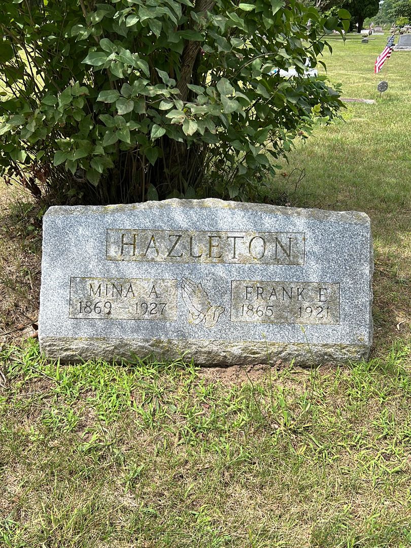 Frank E. Hazleton's grave. Photo 1
