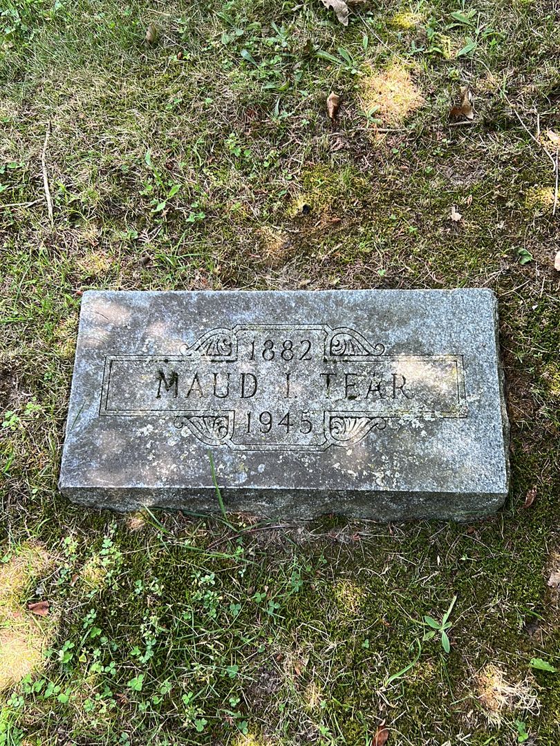 Maud I. Tear's grave. Photo 1