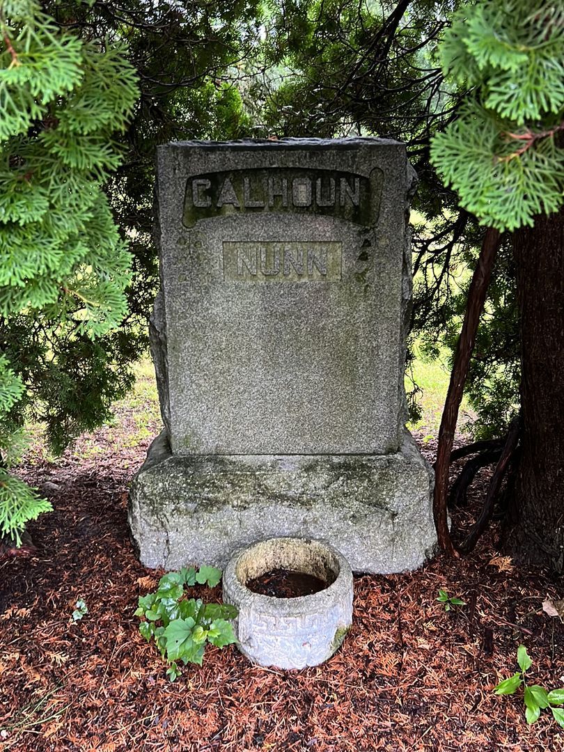 George B. Nunn's grave. Photo 1