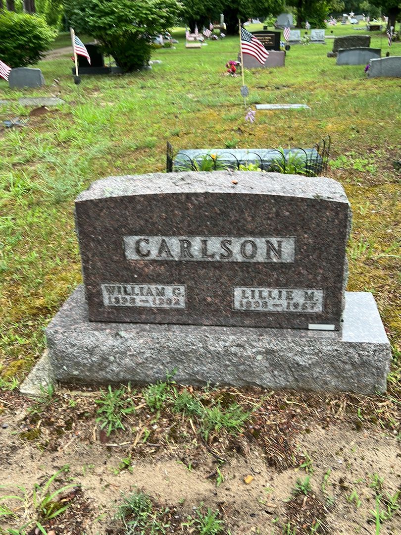William G. Carlson's grave. Photo 1