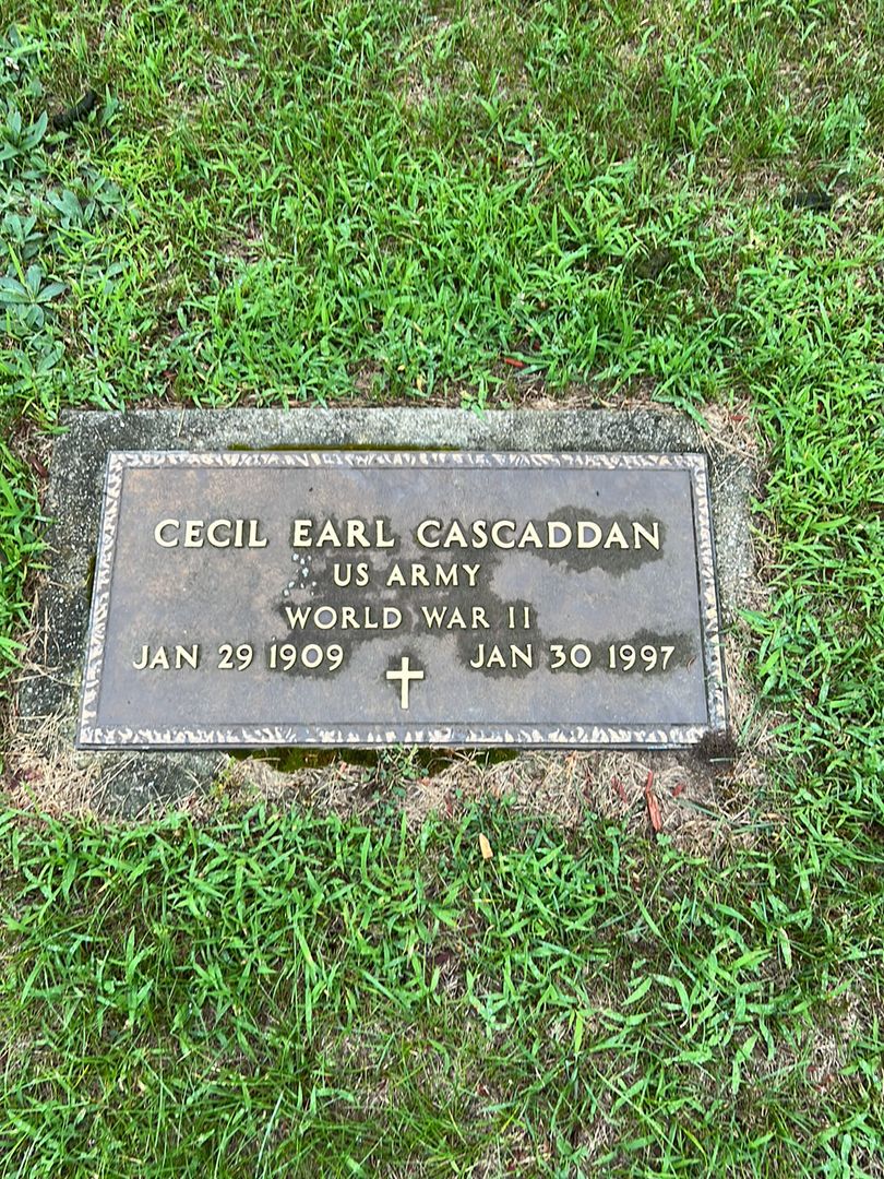Cecil Earl Cascaddan's grave. Photo 1