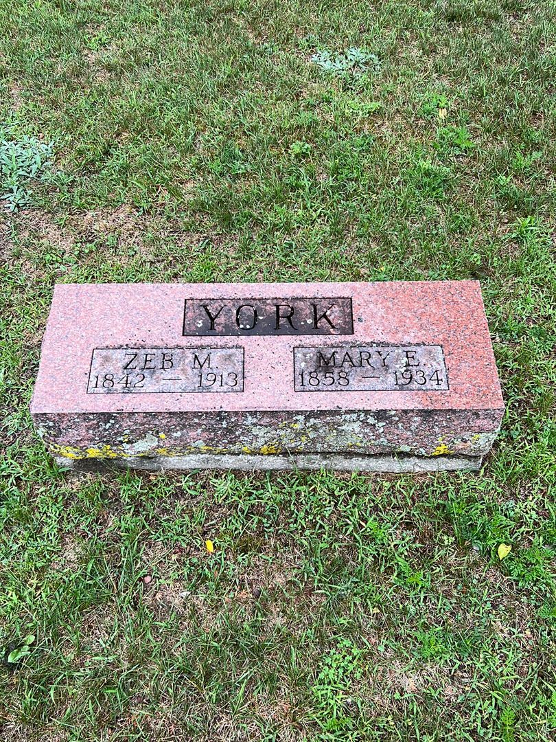 Zeb M. York's grave. Photo 1