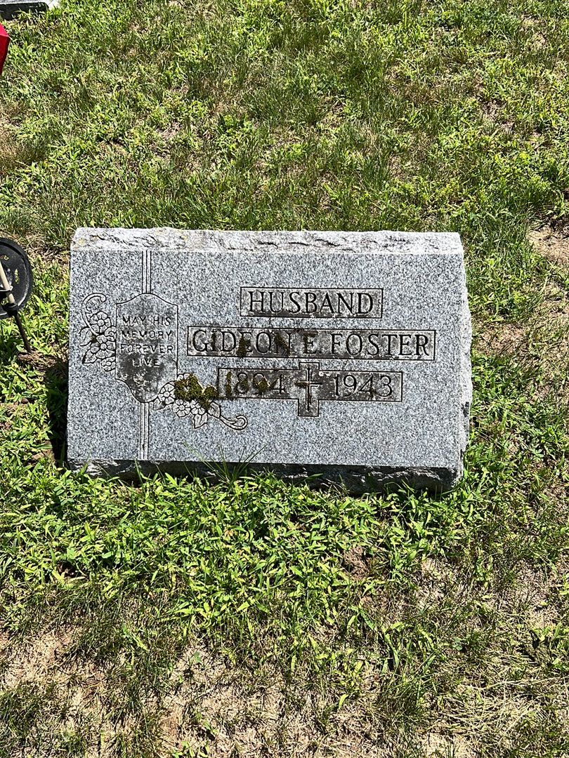 Gideon E. Foster's grave. Photo 1
