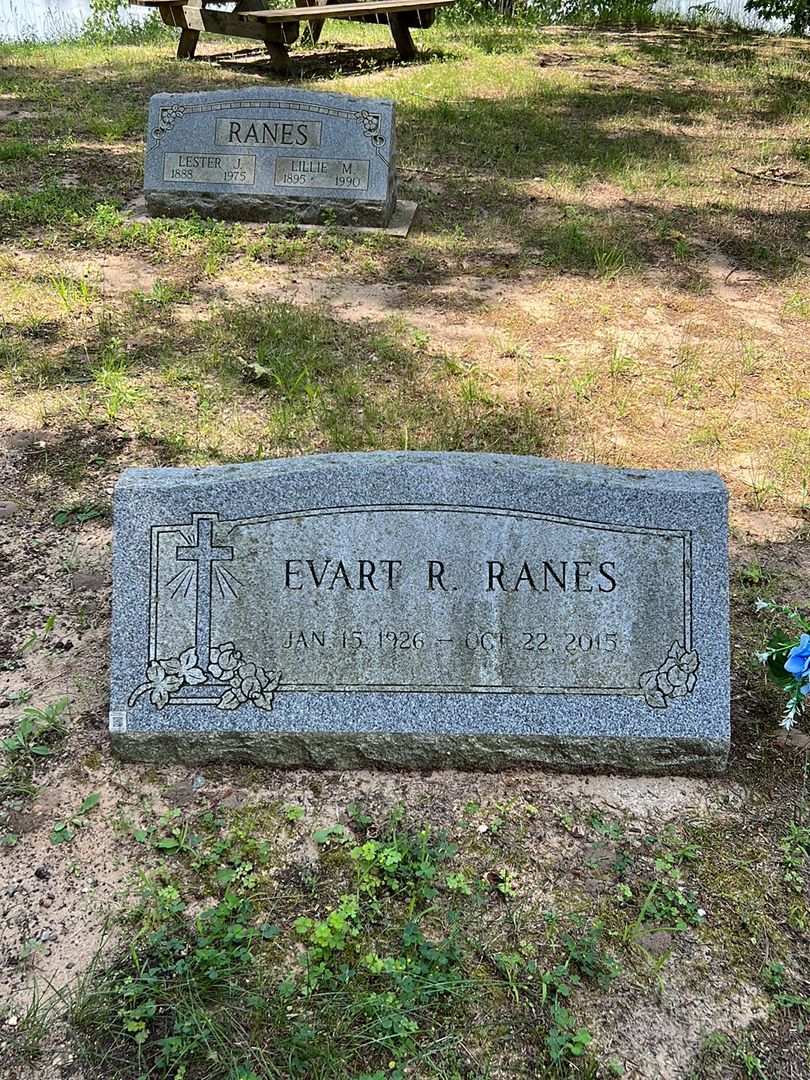Evart R. Ranes's grave. Photo 1
