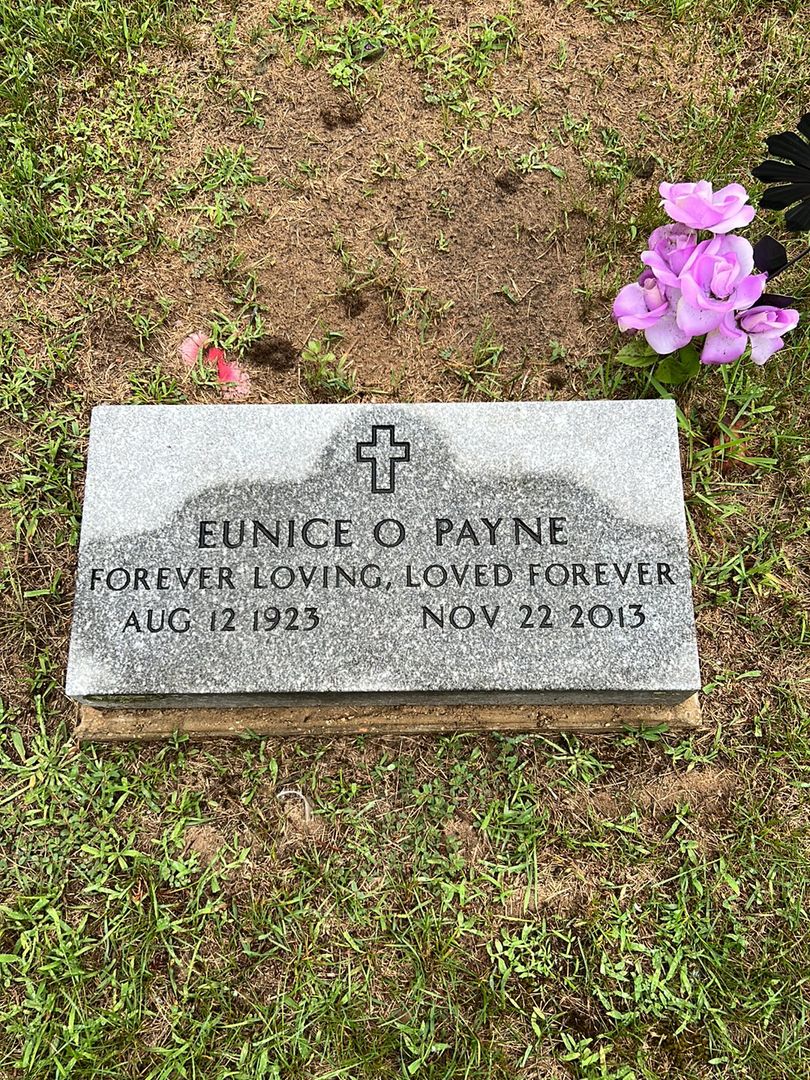Eunice O. Payne's grave. Photo 1