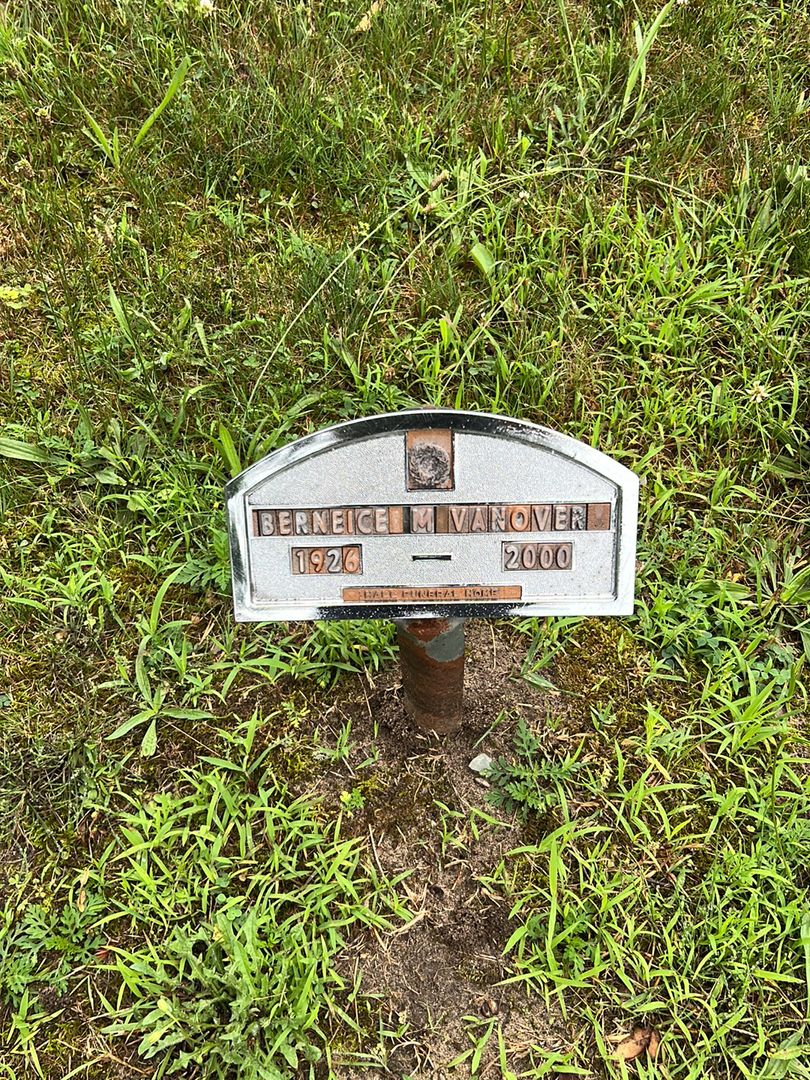 Berneice M. Vanover's grave. Photo 1