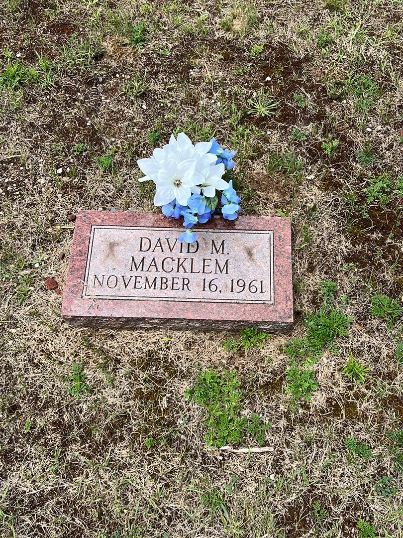 David M. MacKlem's grave. Photo 1