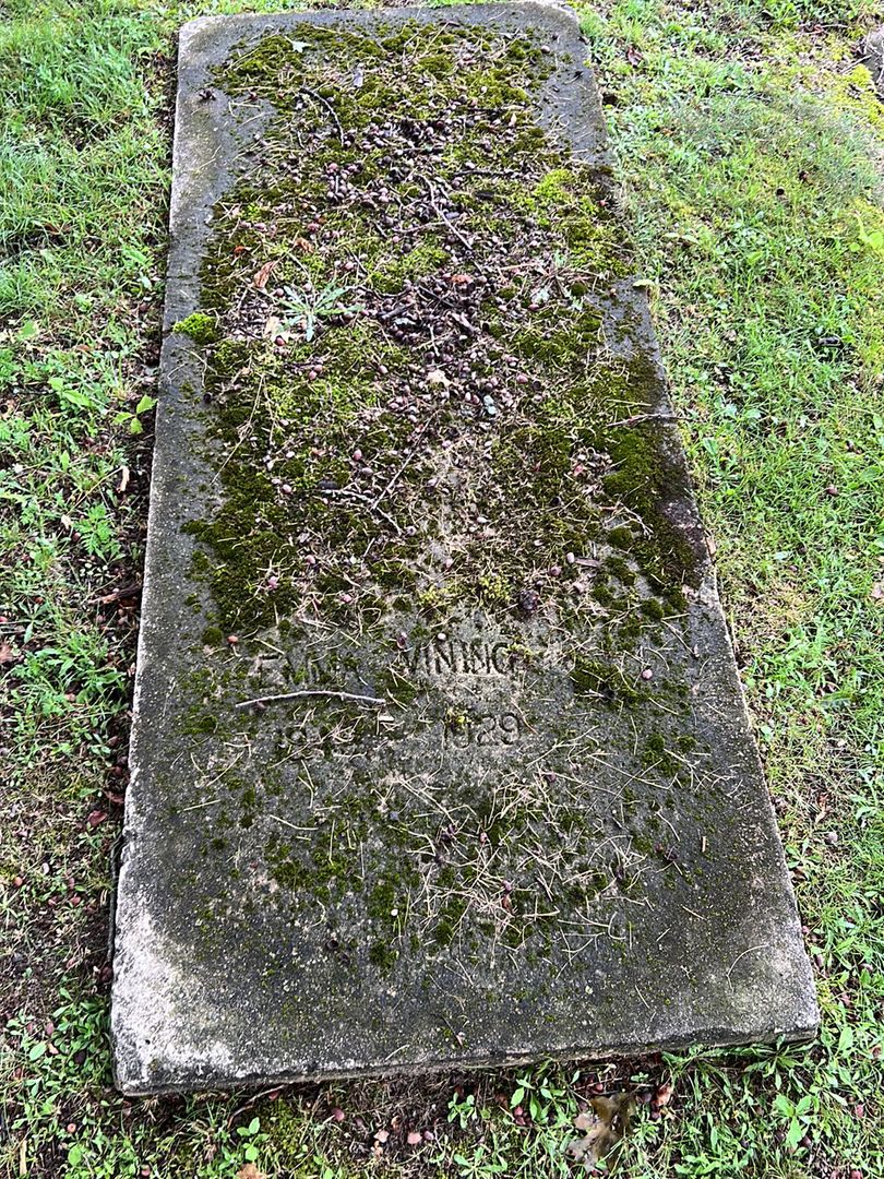 Emma Vining's grave. Photo 1