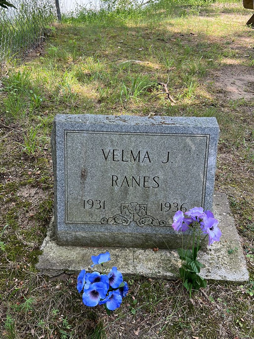 Velma J. Ranes's grave. Photo 1