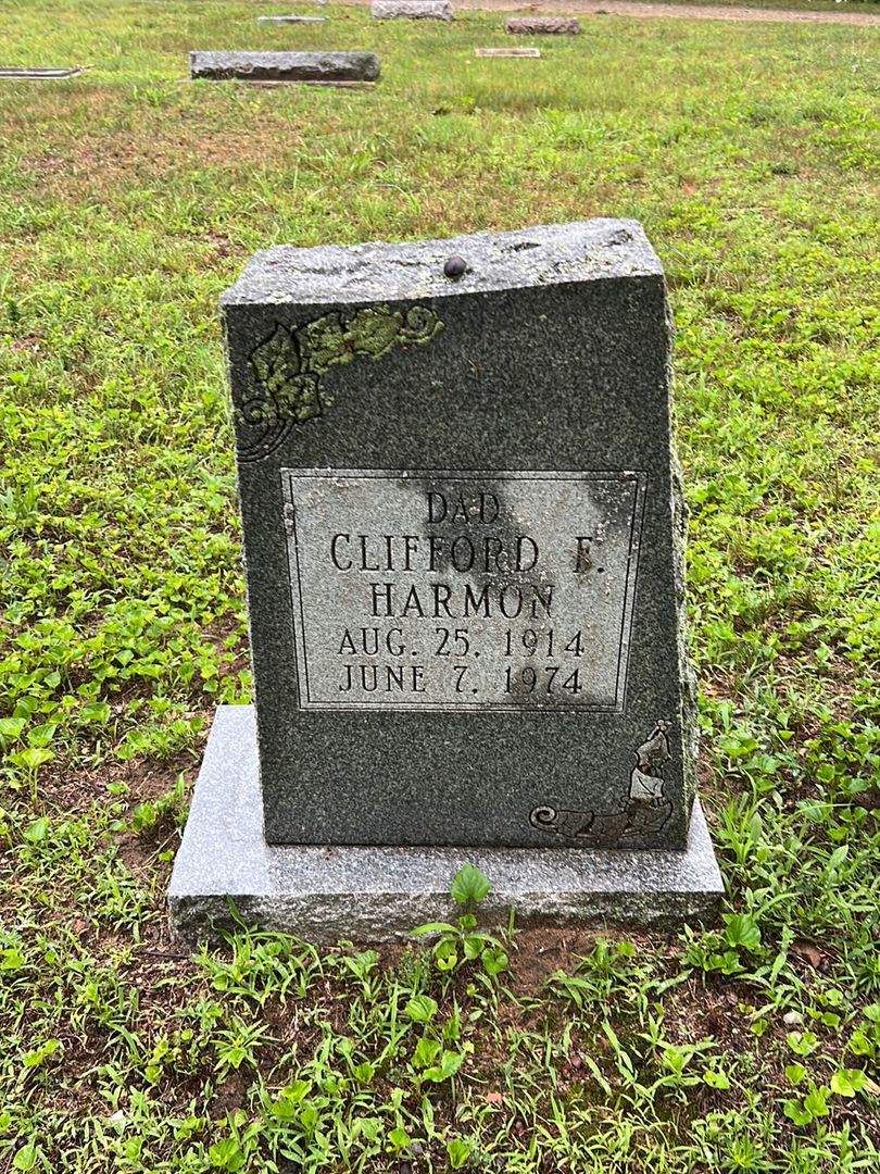 Clifford F. Harmon's grave. Photo 1