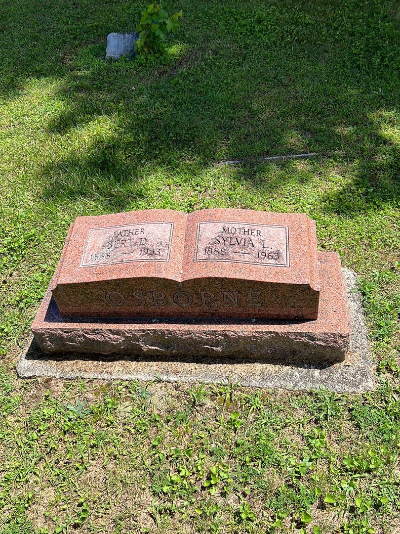 Bert D. Osborne's grave. Photo 1